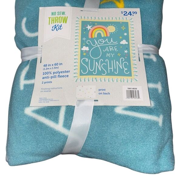 Blue No Sew Throw Kit - Picture 1 of 3